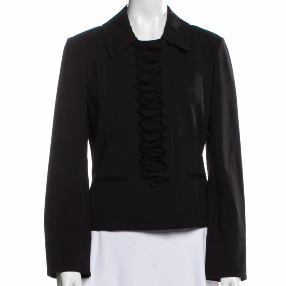 St. John
Evening Jacket
Black | Size: Petite